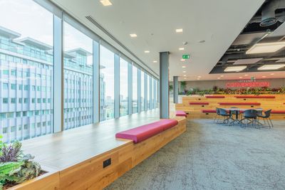 Системы рулонных штор, SG 4910, Versascreen 1-10%, Virgin Money, Glasgow, Scotland, United Kingdom