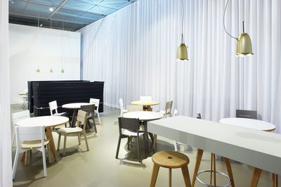 Vorhang-Systeme, Colorama 1, Room shot "Vitra Booth"