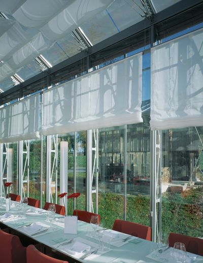 Raffrollo-Systeme, SG 2120, Colorama 1, Room shot "Paul Klee Zentrum - Restaurant Schöngrün", Berne, Switzerland