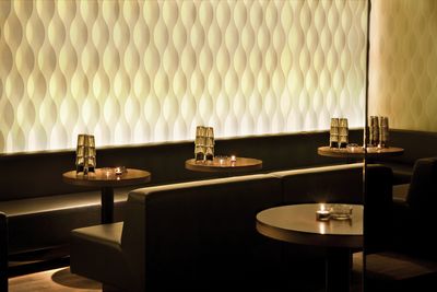 Vertical Blind Systems, SG 2810, Multi Visio, Room shot "Amber Club", Zurich, Switzerland, Vertical Waves