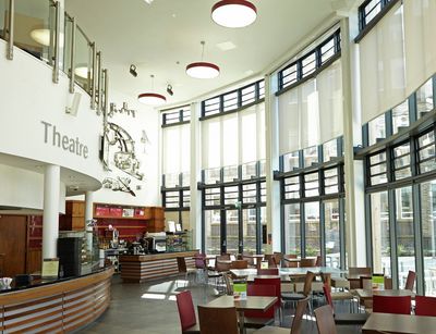 Системы рулонных штор, SG 4970, Multiscreen 1-10%, Room shot "Durham Gateway", Durham, United Kingdom