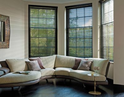 Horizontal-Jalousien, SG 8960, Room shot, wood slats 50mm