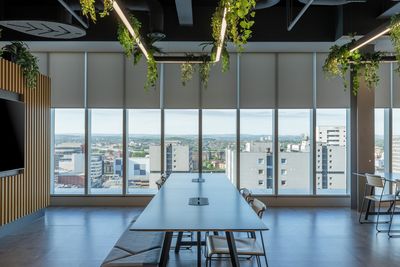 Системы рулонных штор, SG 4910, Versascreen 1-10%, Virgin Money, Glasgow, Scotland, United Kingdom