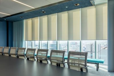 Rollo-Systeme, SG 4960, Versascreen 1-10%, Virgin Money, Glasgow, Scotland, United Kingdom