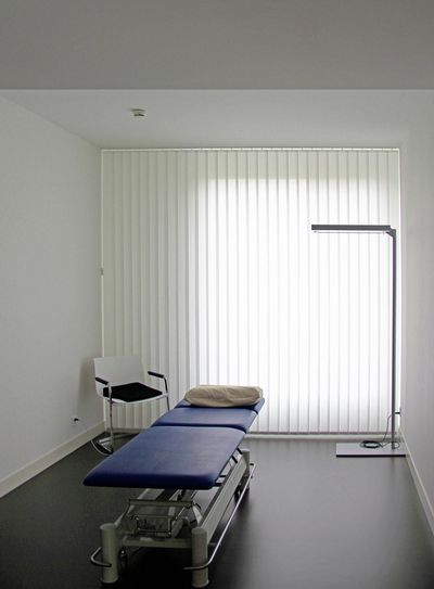 Vertikal-Lamellen, SG 2810, Colorama 2 Bioactive, Hospital, Meyriez, Switzerland